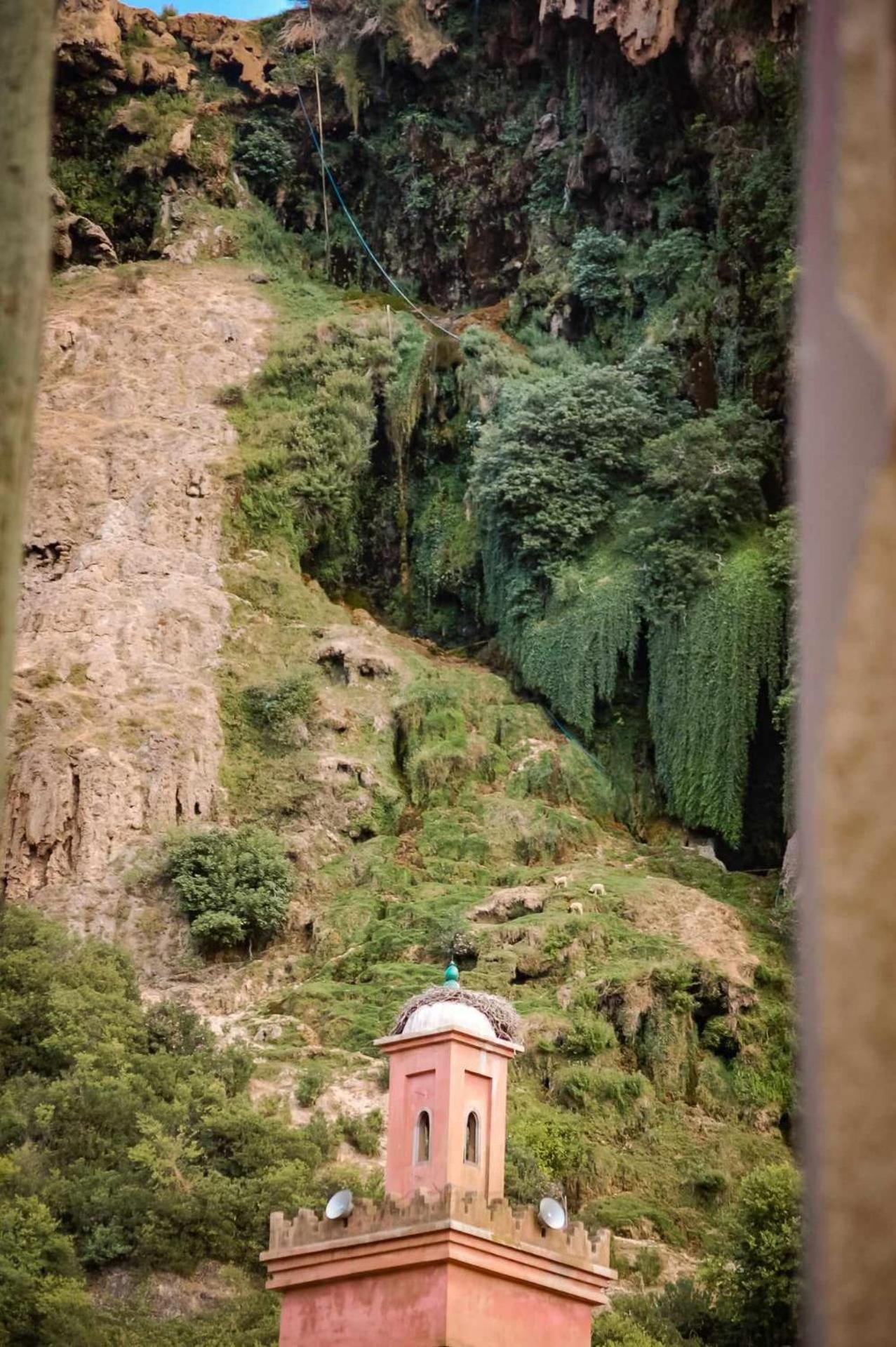 Hotel Ain Leuh Buitenkant foto