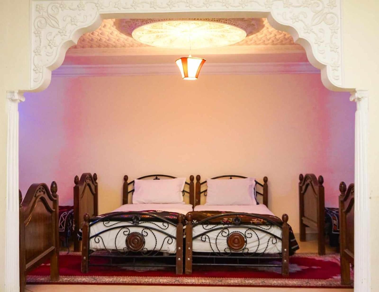 Hotel Ain Leuh Buitenkant foto