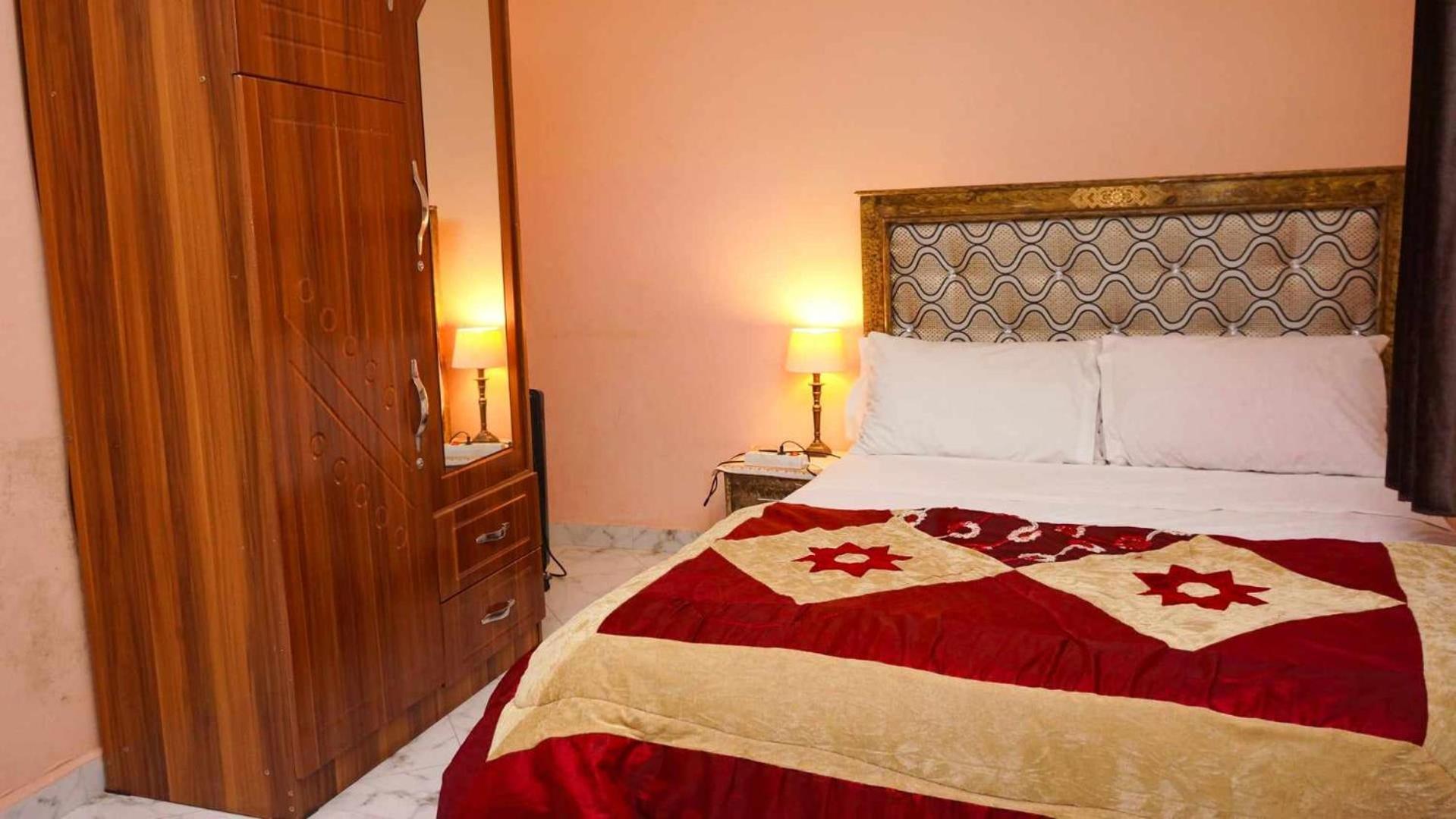 Hotel Ain Leuh Buitenkant foto