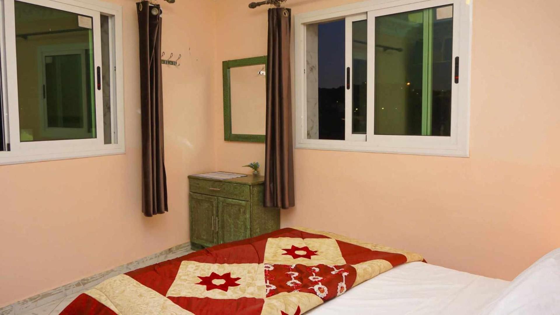Hotel Ain Leuh Buitenkant foto