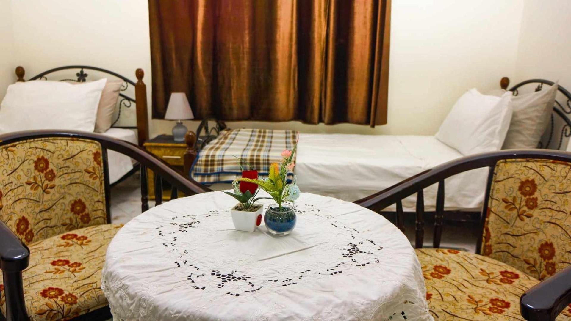 Hotel Ain Leuh Buitenkant foto